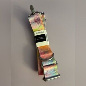 NWT Baggallini Pastel Slim Crossbody Strap